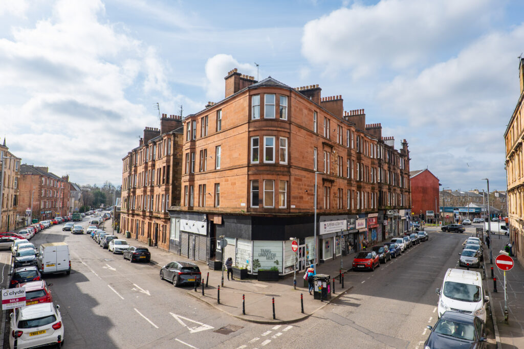 Niddrie Road, Queens Park